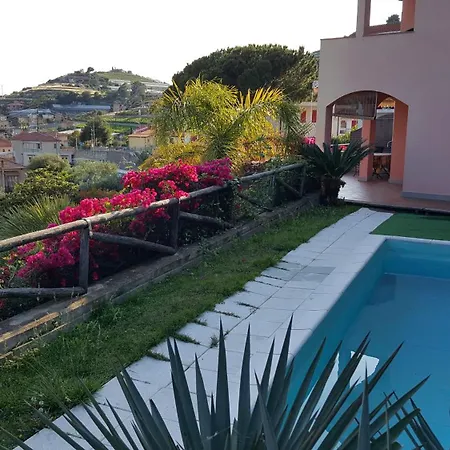 Relax Con Piscina Privata E Vista Mare Lejlighed *